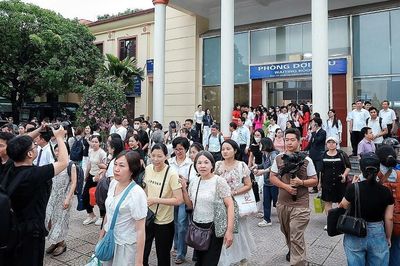 Tàu Vinh đi Hà Nội sẽ dừng ở ga Phủ Lý: người dân khám bệnh thuận tiện hơn