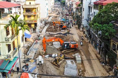 Hình ảnh khác lạ của 'ngõ khổ' 381 Nguyễn Khang ở Hà Nội