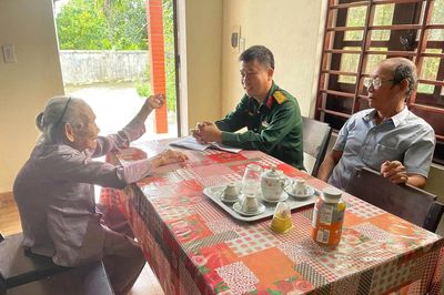Người dân báo tin hố bom cũ nghi có mộ tập thể liệt sĩ ở Huế