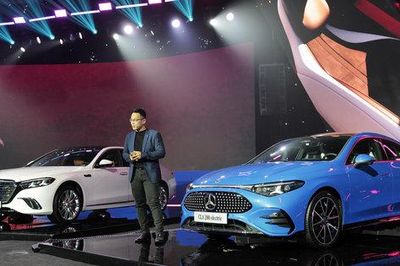 Mercedes-Benz 'phủ' sản phẩm điện hóa tại Việt Nam