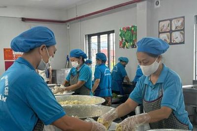 Kiểm tra đột xuất công tác tổ chức bữa ăn bán trú tại phường Đống Đa: Tất cả vì sức khỏe học sinh