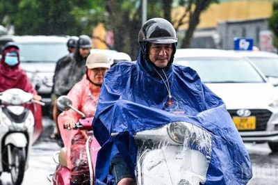 Thời tiết ngày 30/10: Mưa rào và dông tiếp diễn tại nhiều nơi trên cả nước