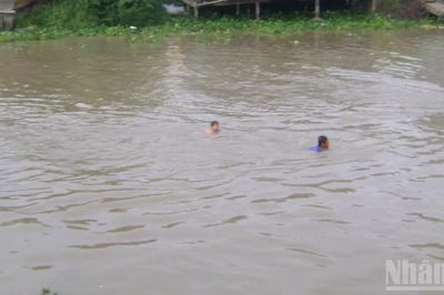 Ra sông Hậu tắm, một học sinh đuối nước tử vong