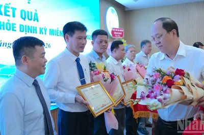 Hơn 99% người dân vùng sông nước Cà Mau được khám sàng lọc sức khỏe miễn phí