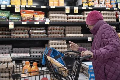 FED duy trì lãi suất, nhà đầu tư và doanh nghiệp thận trọng