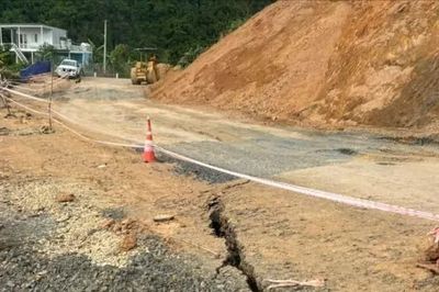 Lâm Đồng: Tạm cấm phương tiện lưu thông qua điểm sạt lở trên quốc lộ 28