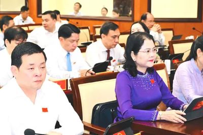 Di dời nhà ven kênh rạch phải gắn với bảo đảm sinh kế người dân