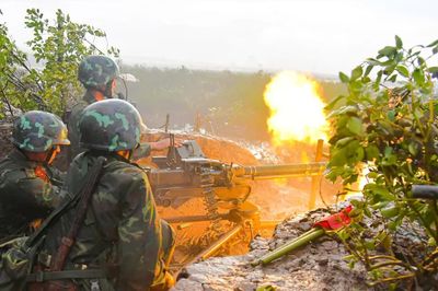 Bắn đạn thật tại diễn tập phòng ngự bờ biển TP Cần Thơ