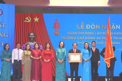 Trường Cao đẳng Sư phạm Trung ương TPHCM kỷ niệm 50 năm thành lập