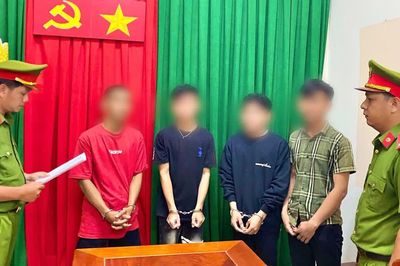 Khởi tố nhóm thiếu niên dùng vũ khí quân dụng chém 3 người thương tích đến 32%