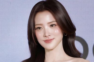 Mỹ nhân đẹp nhất Thái Lan gây sốc với cảnh ngã cầu thang