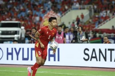 Ông Kim Sang-sik gọi lại Đoàn Văn Hậu vào đội tuyển Việt Nam