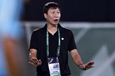 Tuyển Việt Nam: HLV Kim Sang Sik thấp thỏm theo nhịp đấu V-League