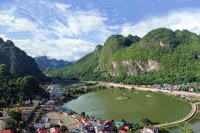 Người Thái trắng vượt gần 100km bốc mộ tổ tiên, giữ tín ngưỡng nơi tái định cư
