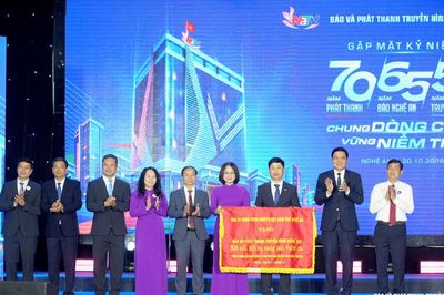 Báo và phát thanh, truyền hình Nghệ An gặp mặt kỷ niệm 70 năm Phát thanh, 65 năm Báo Nghệ An, 50 năm Truyền hình Nghệ An