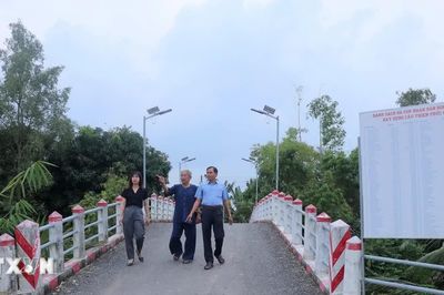Lão nông miền Tây thắp lửa thiện nguyện bên những nhịp cầu vui