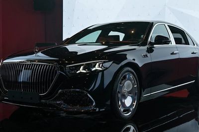 Mercesdes-Benz ra mắt loạt sản phẩm điện hóa mới