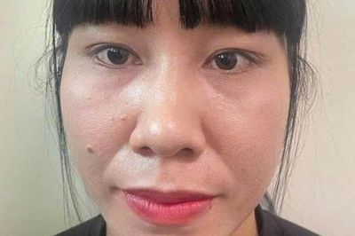 Bắt người phụ nữ ném mắm tôm vào chủ tiệm bánh ngọt