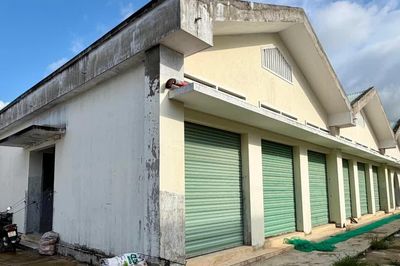 Nhà lồng chợ Phù Cát xây dựng dang dở, tiểu thương mòn mỏi chờ