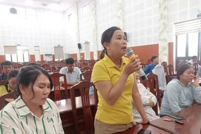 Lãnh đạo xã Phú Túc đối thoại với nhân dân
