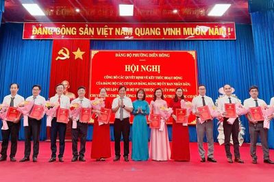 Phường Diên Hồng thành lập 12 chi bộ, chuyển 4 chi bộ trường học thành đảng bộ trực thuộc