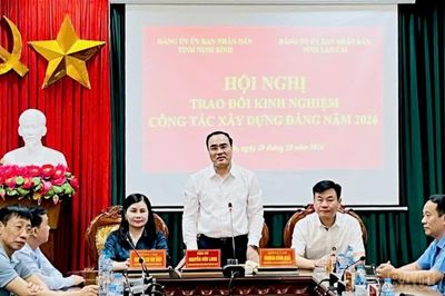 Đảng ủy UBND tỉnh trao đổi, học tập kinh nghiệm tại Ninh Bình