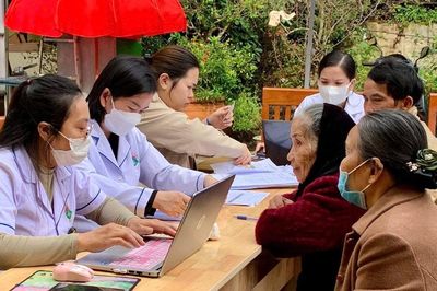 Lâm Đồng tăng cường các hoạt động vì người cao tuổi gắn với chăm sóc sức khỏe toàn diện