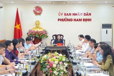 Kiểm tra tiến độ thực hiện Kế hoạch khám sức khoẻ định kỳ, khám sàng lọc miễn phí cho người dân trên địa bàn phường Nam Định và phường Hồng Quang