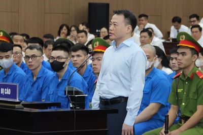 Hầu tòa vì rửa tiền cho Mr Pips, Shark Bình nói 'số mình đi tù'