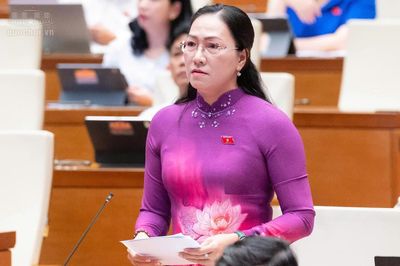 Đại biểu Quốc hội đề nghị hoàn thiện chế độ, chính sách đối với viên chức cấp xã