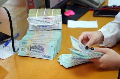 Ngân hàng có được từ chối yêu cầu rút tiền của khách hàng?
