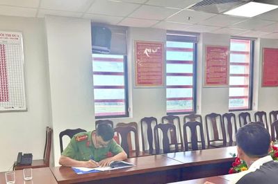 Đăng sai sự thật tin 2 thanh niên cố thủ trên mái nhà, chủ tài khoản bị phạt