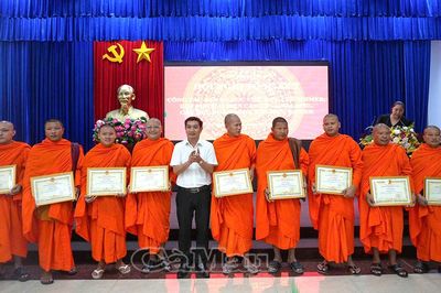 Củng cố gắn kết giữa chính quyền, tôn giáo và đồng bào dân tộc