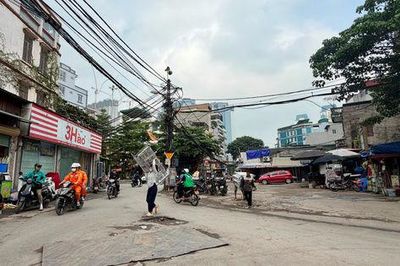 Cận cảnh tuyến đường dài 828m dang dở gần một thập kỷ ở Hà Nội