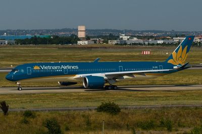 Lợi nhuận Vietnam Airlines giảm mạnh do tốn thêm 4.300 tỷ cho xăng dầu