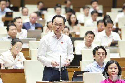 Bộ trưởng Hoàng Minh Sơn giải trình trước Quốc hội về nhiều vấn đề được xã hội quan tâm