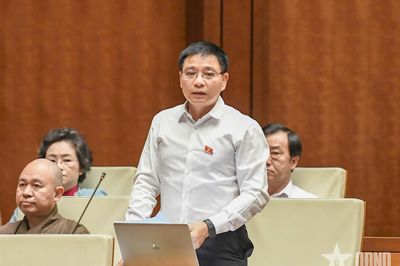 Quyết tâm tăng tốc phát triển, kiềm chế lạm phát
