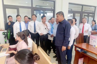 Chia sẻ kinh nghiệm mô hình chính quyền địa phương hai cấp phường Sơn Trà với Đoàn lãnh đạo trẻ Campuchia