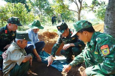 Gia Lai: Già làng vùng biên nhường đất, chặt điều tìm đồng đội nằm lại chiến trường xưa