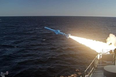 Bốn tàu chở dầu bốc cháy ở eo biển Hormuz, Iran nói bắn hạ UAV và tàu không người lái Mỹ