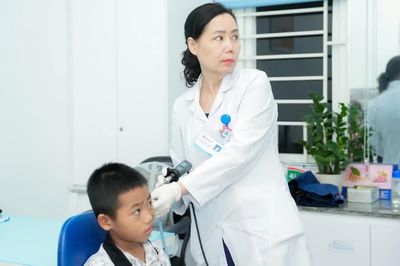 Cúm A tăng, nhiều trẻ phải nhập viện, bác sĩ cảnh báo sai lầm khi chăm con