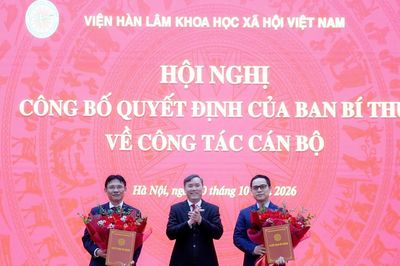 Công bố quyết định bổ nhiệm hai Phó Chủ tịch Viện Hàn lâm Khoa học xã hội Việt Nam