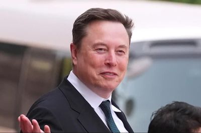 Tỷ phú Elon Musk nói tiết kiệm tiền cho tương lai là 'vô nghĩa'