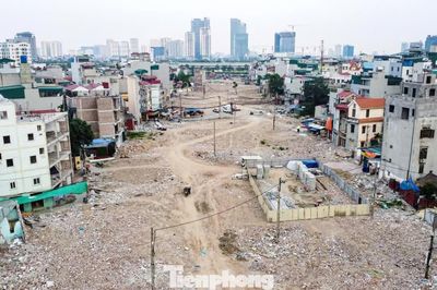 Tây Thăng Long: Nhà đã tháo dỡ, mặt bằng bỏ trống hơn 3 tháng