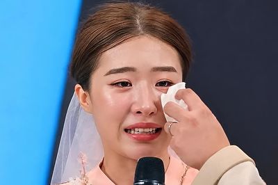 Bạn gái khóc vì chờ mãi đám cưới với Quân A.P