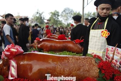 Lợn quay vàng ruộm hấp dẫn tại hội thi ẩm thực Bắc Ninh