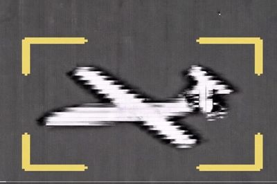 Iran 'bắt sống' UAV trinh sát MQM-170 Mỹ tại eo biển Hormuz bằng công nghệ EW
