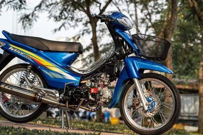 Honda Wave biển ngũ quý 2 độ loạt đồ chơi hàng hiệu từ 'đầu đến chân'