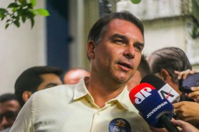Brazil triệu tập nhà ngoại giao Argentina liên quan việc ông Bolsonaro sang Mỹ