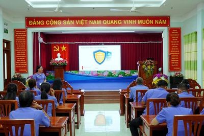 Văn phòng VKSND TP Cần Thơ gắn 'Giờ pháp luật' với kỷ cương công vụ